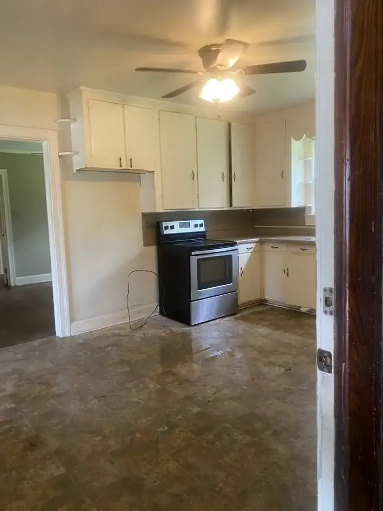 Kitchen Cleanout after Toss It cleanout in Valley, AL