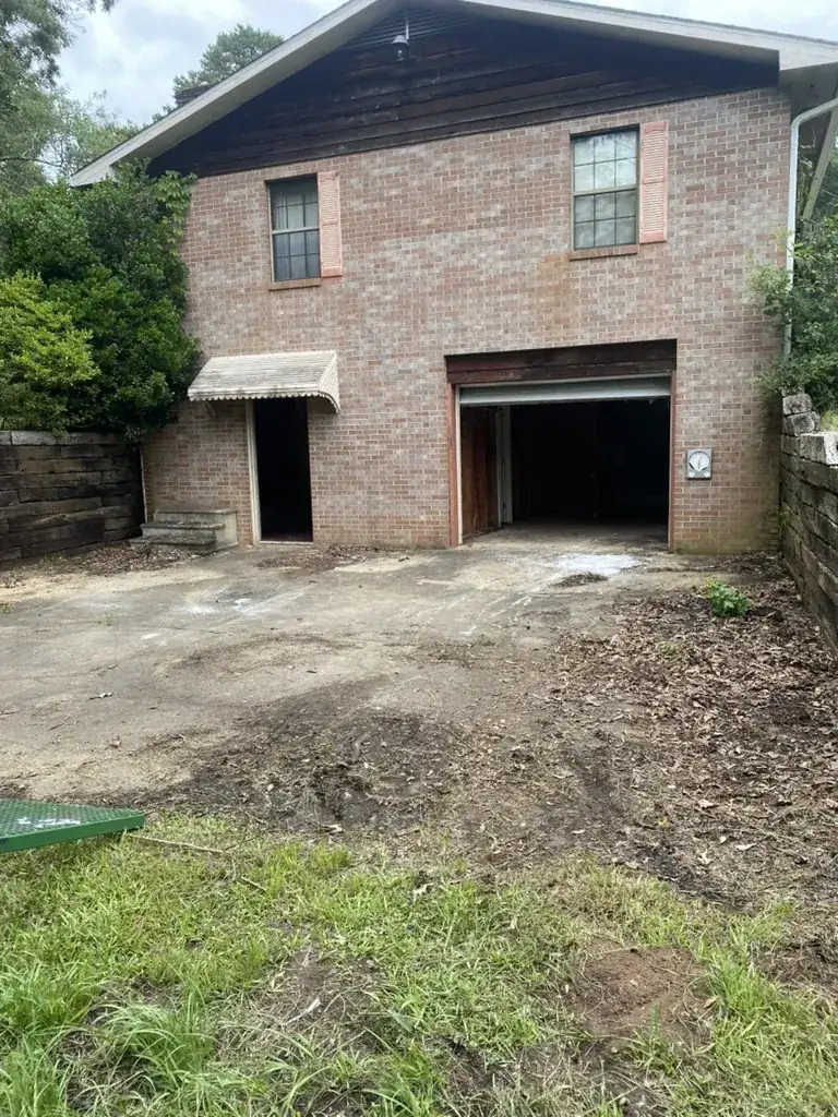Garage Cleanout after Toss It cleanout in Valley, AL